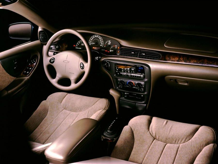  Chevrolet Malibu 1997 года  (фото 3 из 12)